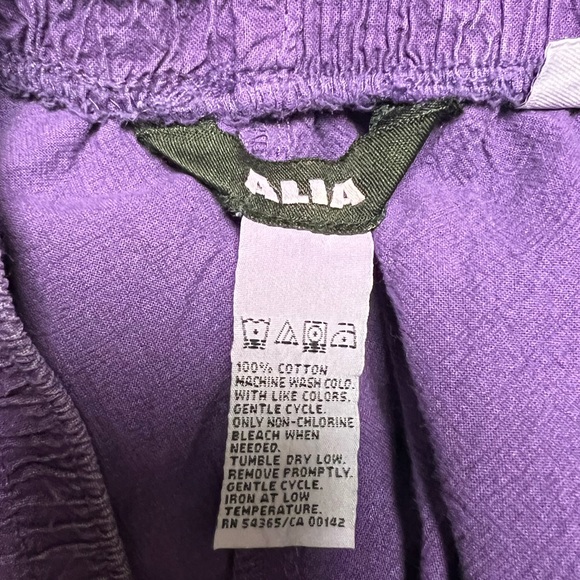 Purple Alia capris - Picture 9 of 9